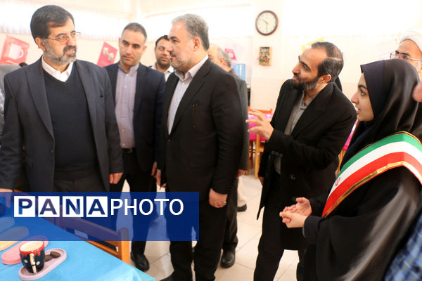 برپایی جشن «حضور تا ظهور» در دبیرستان شهیده حسنی سعدی قم