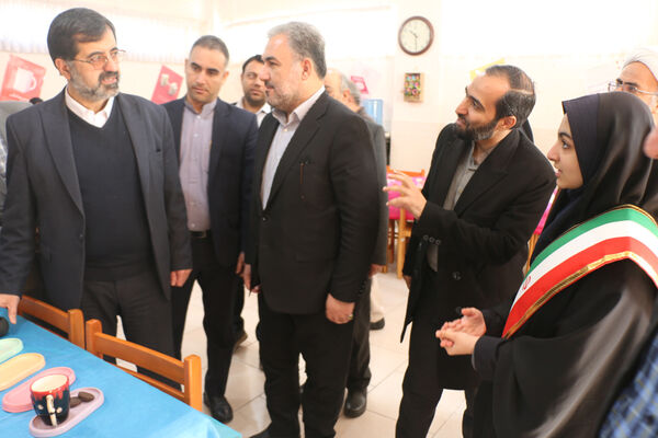 برپایی جشن «حضور تا ظهور» در دبیرستان شهیده حسنی سعدی قم
