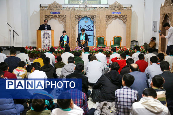 دورهمی قرآنی حافظان و قاریان نوجوان در حرم حضرت معصومه(س)