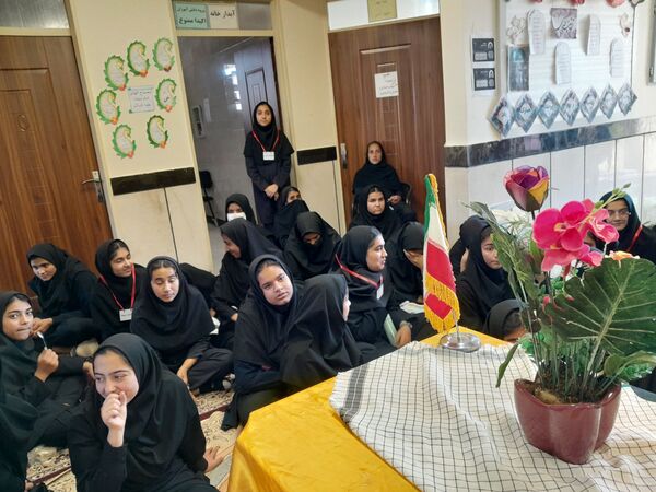 جلسه توجیهی  سلامت بانوان در دبیرستان مادرمهربان خلیل آباد