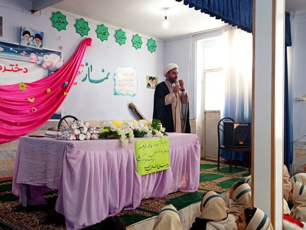 مراسم ولادت حضرت زهرا(س) در دبستان سمیه