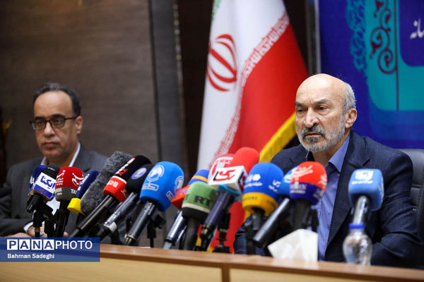 نشست خبری رئیس دانشگاه تهران