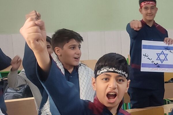 حمایت دانش‌آموزان رودهن از جبهه مقاومت و جنبش حزب‌الله