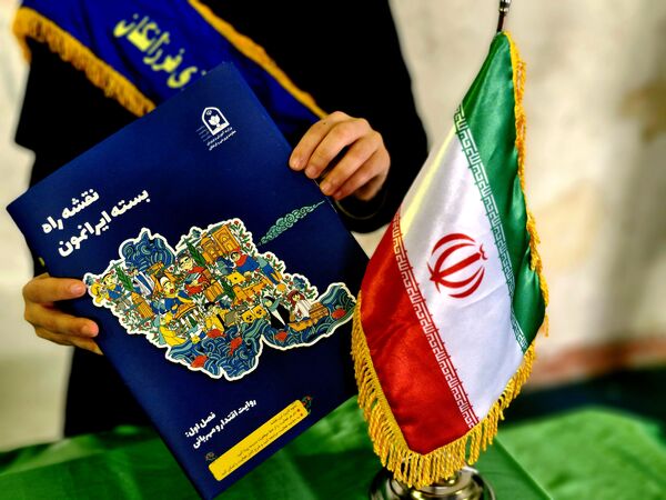 رونمایی از بسته فرهنگی–تربیتی «ایرانمون» در مدرسه بنت‌الهدی
