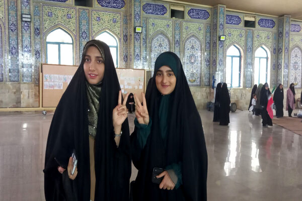 اقامه آخرین نماز جمعه ماه مبارک رمضان با حضور چشمگیر مردم یاسوج