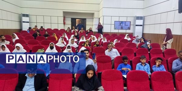 جشنواره خوانش حکایت‌های گلستان سعدی  در فرهنگسرای باغشهر فین