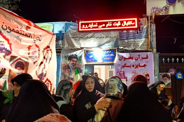 یادبود شهدای دانش‌آموز در کرمانشاه