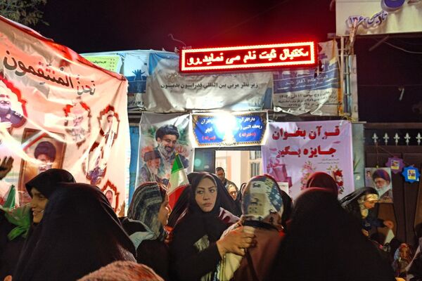 یادبود شهدای دانش‌آموز در کرمانشاه