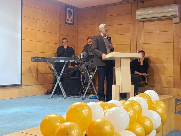 برگزاری اجلاس نماز در دبیرستان پروین اعتصامی اسدآباد