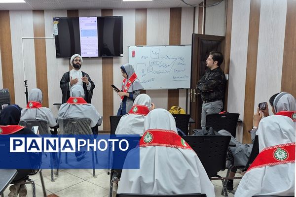 برگزاری کلاس آموزش هوش مصنوعی ویژه پیشتازان دختر منطقه کهریزک