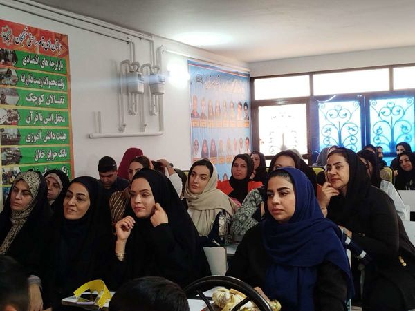 طلوع شکوفه‌های امید در دبستان نخبگان 