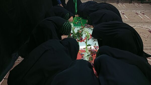 رویداد «لاله‌های روشن» همراه با استقبال از شهید گمنام