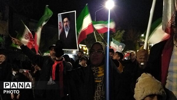 از پیر تا کودک برای حفظ  وطن آمدند-۱