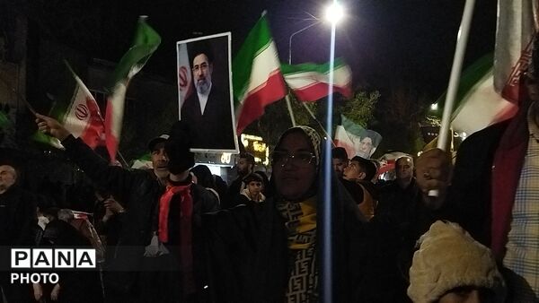 از پیر تا کودک برای حفظ  وطن آمدند-۱