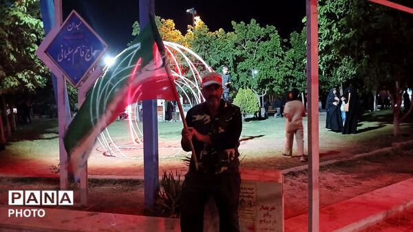 امشب نهاوندی ها پرچم ایران را به اهتزاز در آوردند