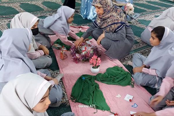 جشن روز مادر در مدارس شهید سرافراز و تربیت اسلامشهر