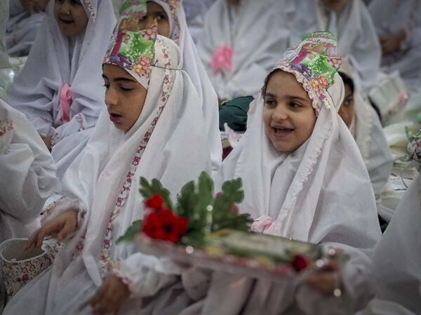 جشن تکلیف ۶۰۰دانش‌آموز دختر گتوندی