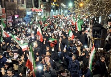 حضور گسترده مردم ملایر در سی پنجمین شب بیعت با رهبری