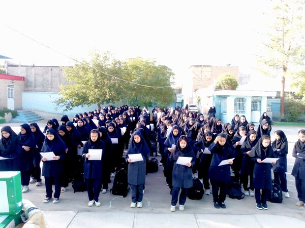 برگزاری مراسم ختم قرآن در دبیرستان دخترانه فاطمیه
