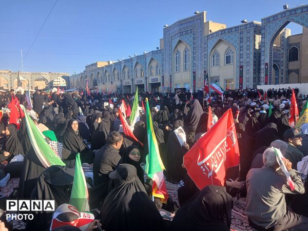 بدرقه باشکوه و میلیونی رهبر شهید در قلب مشهد مقدس