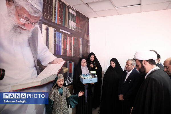 آیین تجهیز ۴۰۰۰ کتابخانه کلاسی با حضور وزیر آموزش و پرورش