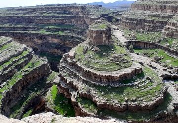 شهرستان دره شهر با جاذبه‌های طبیعی فراوان، بهشت گردشگران است