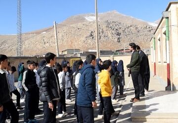 تجلیل از دانش‌آموزان تلاشگر و منتخب آموزشگاه آیت‌الله کاشانی