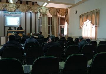 کارگاه آموزش خانواده ویژه اولیای مدارس پسرانه بن