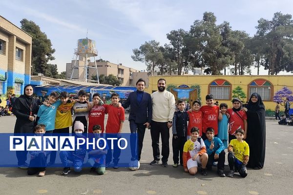 جشن دهه فجر و اعیاد شعبانیه در مدارس ناحیه دو شهرری 