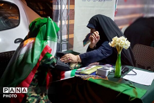 حضور مردم قرچک مخصوصا کودکان در تجمع روز جمهوری اسلامی، پررنگ تر از همیشه