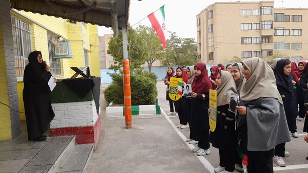 مراسم شهادت سید حسن نصرالله رهبر مدیر سیاسی در دبیرستان نورالهدی مشهد