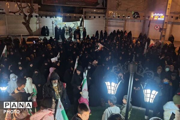 راهپیمایی عظیم مردم فیروزکوه بر علیه آمریکا و اسرائیل جنایتکار برای خون‌خواهی رهبر معظم انقلاب‌اسلامی