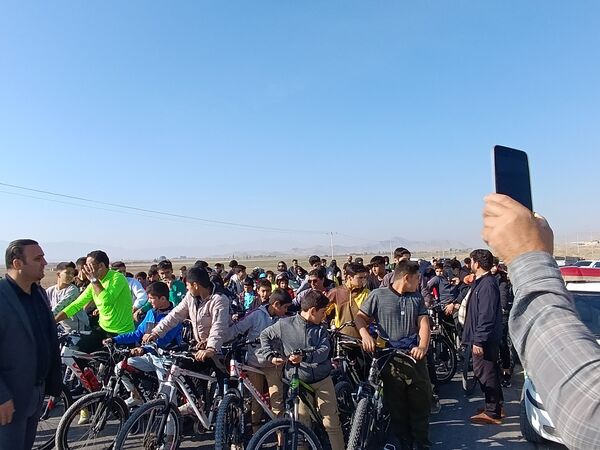 برگزاری همایش دوچرخه‌سواری در آشخانه به‌مناسبت روز دانش‌آموز 