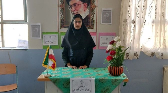 انتخابات شورای دانش‌آموزی در دبیرستان هیأت امنایی آفتاب دلفان برگزار شد