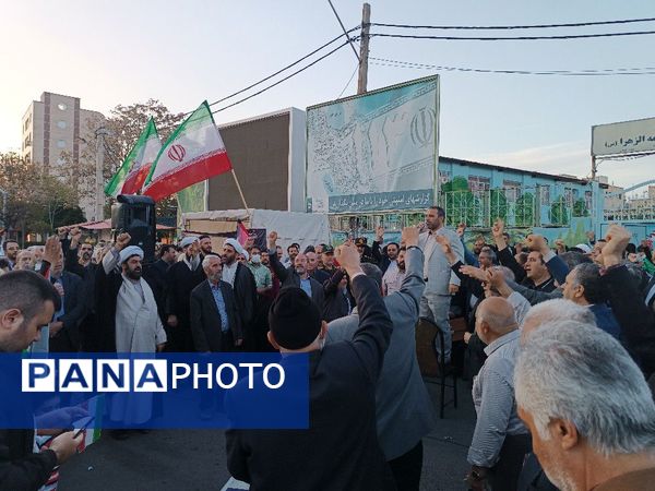 جشن پیروزی عملیات وعده صادق در میانه