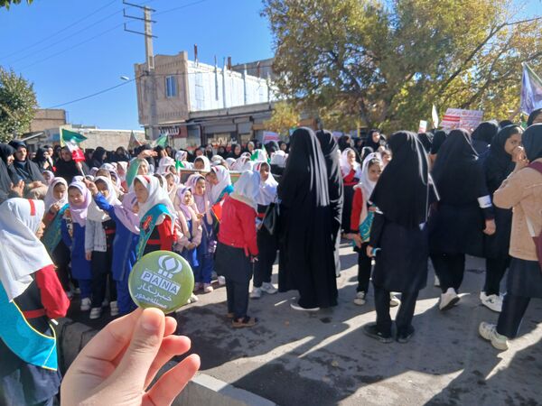 حضور پرشور فرهنگیان و دانش‌آموزان چاراویماق در یوم‌الله  ۱۳ آبان