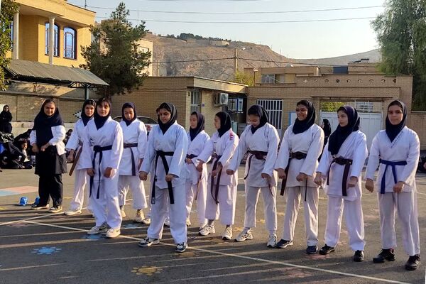 هفته تربیت‌بدنی در دبیرستان فرشتگان ناحیه ۴شیراز