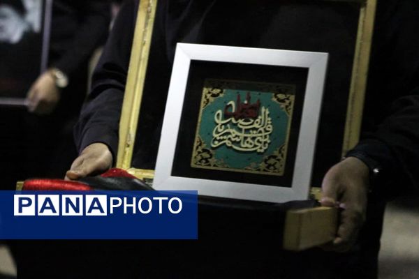 اجتماع «عاشقان بی‌نشان» در کاشان؛ روایت تصویر از شب ادای احترام به شهدا