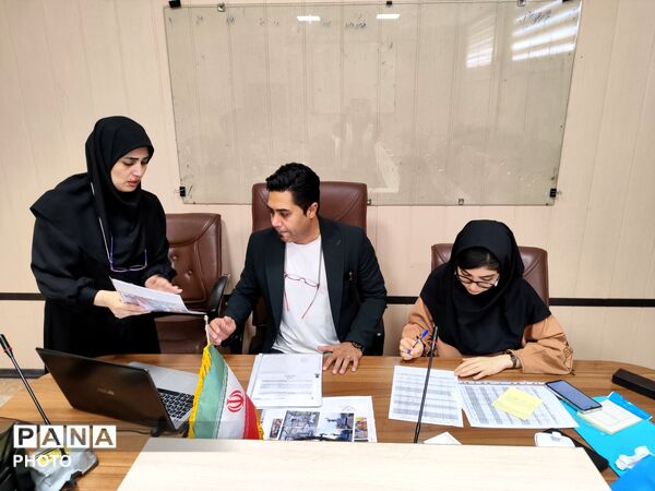 داوری مرحله استانی جشنواره نوجوان خوارزمی در محورهای فرهنگ و هنر و عکاسی