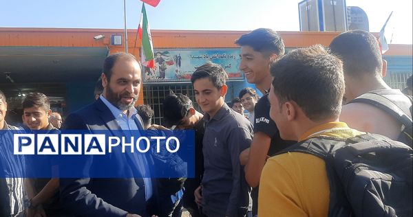 زنگ مهر در دبیرستان شاهد ابوذر غفاری نیشابور به صدا در آمد 