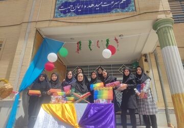 هفته مقام معلم در شبانه‌روزی امام حسین(ع) میانکوه گرامی داشته شد