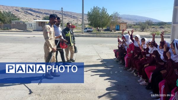 بازدید علمی از ایستگاه آتش‌‌نشانی فین