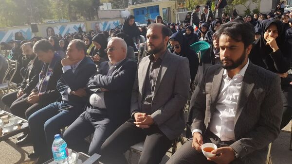 نواخته‌شدن زنگ مهر در مدرسه فرزانگان ۴ مشهد