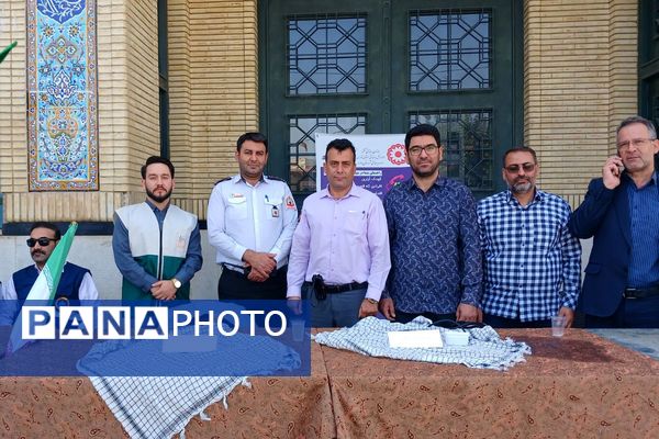 پاسخگویی و رفع مشکلات مردمی توسط مسئولان آموزش و پرورش در میز خدمت نماز جمعه