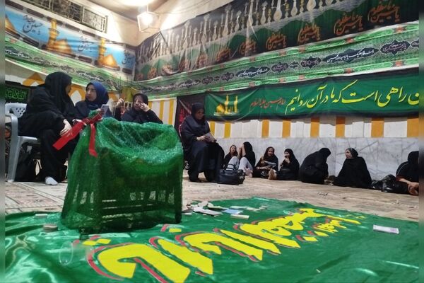 شور حسینی در شب چهارم محرم 1404 در هیات فرهنگیان ناحیه ۳ شیراز 