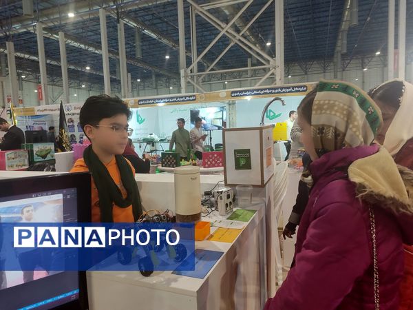 غرفه آموزش و پرورش ناحیه یک در نمایشگاه پژوهش و فناوری مشهد 