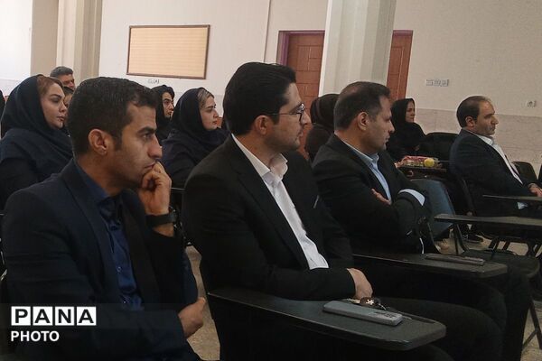 آیین گرامیداشت هفته پیوند انجمن اولیاء و مربیان در شهرستان ملارد 