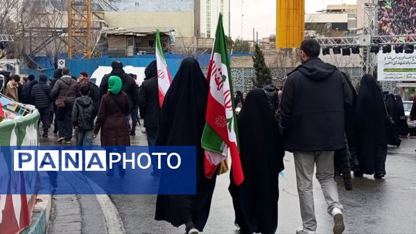 امشب آسمان در خیابان ها مى تابد