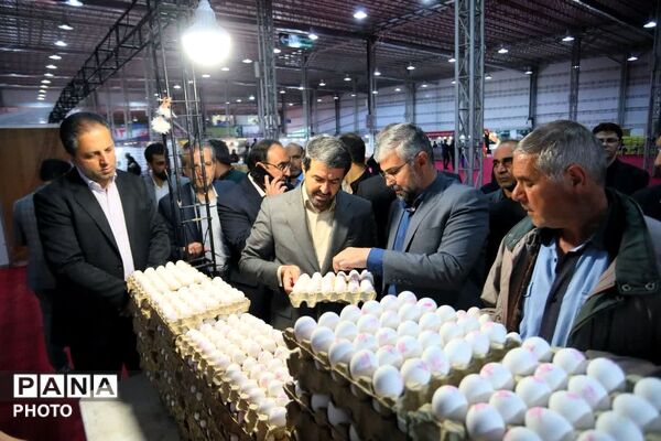 افتتاح نمایشگاه کالاهای اساسی استان در همدان