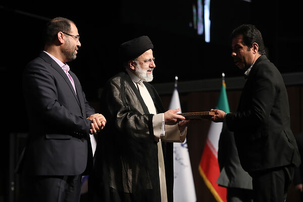 تجلیل از معلمان نمونه کشوری با حضور رئیس جمهوری
